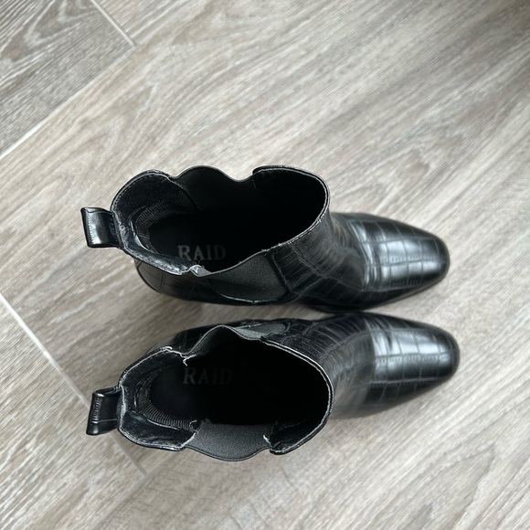 Boots - Picture 7 of 7